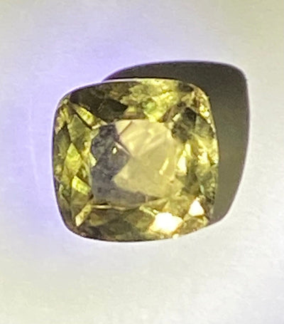 Maura Gems and Jewellery Gemstones Natural color change Zultanite, diaspore