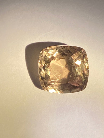 Maura Gems and Jewellery Gemstones Natural color change Zultanite, diaspore